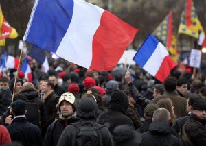 a-l-appel-du-collectif-heteroclite-jour-de-colere-des-milliers-de-manifestants-ont-battu-le-pave-parisien-ce-dimanche-afp