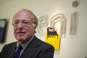 L'amministratore delegato dell'Eni, Paolo Scaroni, all'assemblea straordinaria degli azionisti a Roma, 16 luglio 2012. ANSA/MASSIMO PERCOSSI