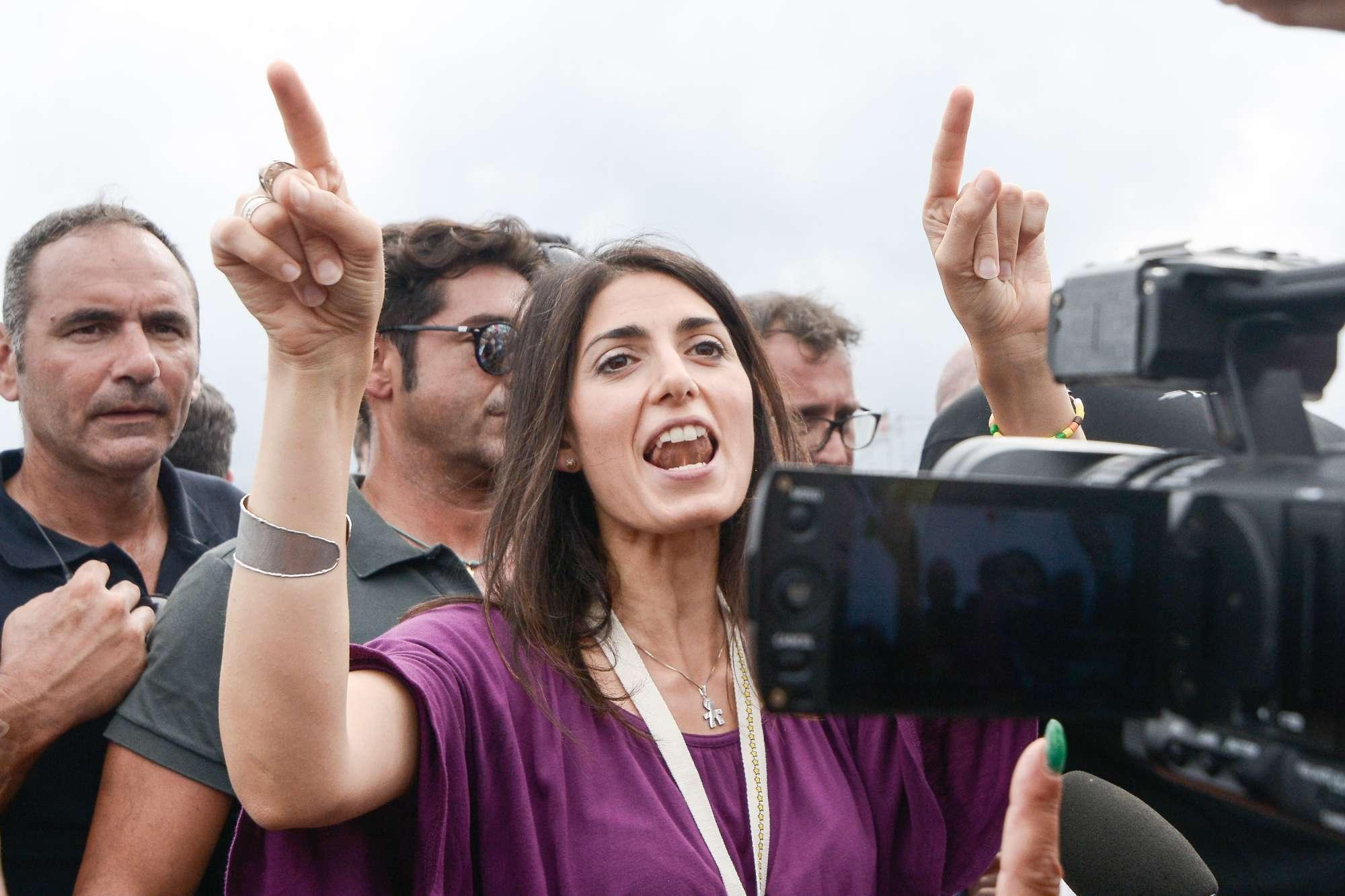 Raggi immigrazione Boldrini