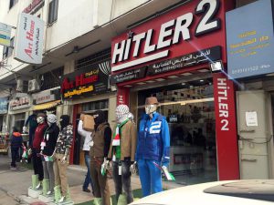 Gaza, il negozio 'Hitler 2' nel centro di Gaza City ( foto: corrispondente ANSA da Gaza ) - DA A. BAQUIS