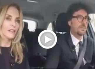 Toninelli a Tg2 Motori: “Il futuro é elettrico”. Ma ha comprato un suv diesel (Video) toninelli e maria leitner in macchina