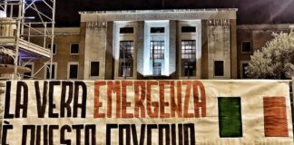 emergenza governo striscioni dpcm