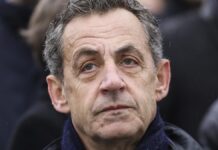 Al via il processo contro Sarkozy. L’ex presidente rischia fino a 10 anni di carcere Sarkozy