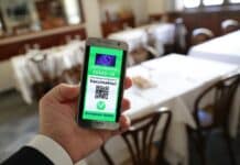 I primi danni del green pass. Ingressi nei ristoranti al chiuso: -25% green pass ristoranti