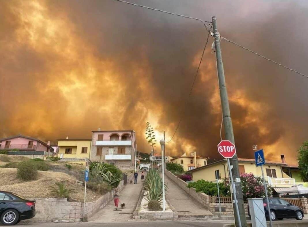 Calabria Sicilia, bruciano