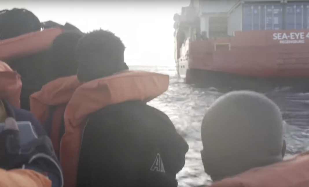 Sea Eye 847 sbarco migranti