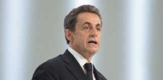 Sarkozy, africano