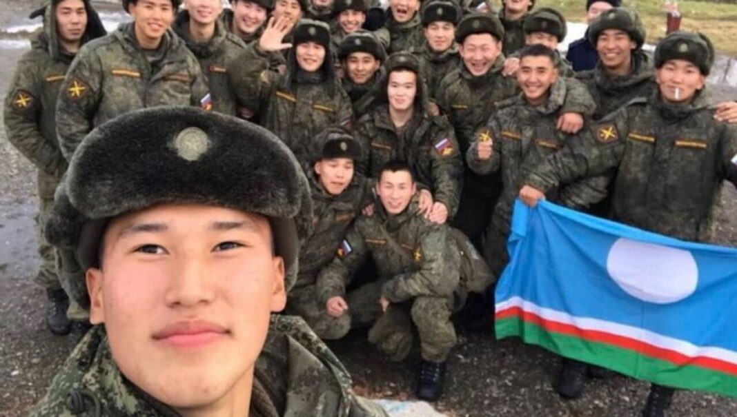 bucha Omurbekov battaglione sibieriano, selfie