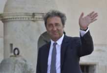 Sorrentino, trionfo ai David di Donatello con “È stata la mano di Dio” Sorrentino sbanca i David di Donatello