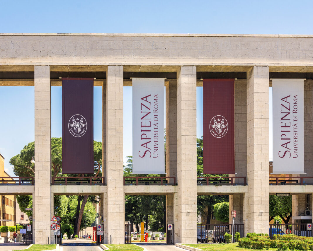 Prof Economia truffa laurea