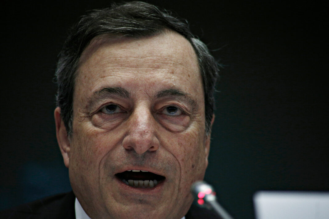 Draghi, grillini