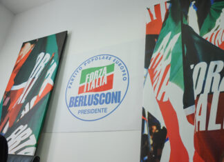 Calenda Renzi contro Berlusconi