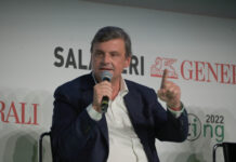 Calenda, l’ossessione del Draghi bis: “Se superiamo 10% gli chiederemo di restare” Calenda Draghi bis