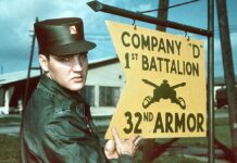 Elvis Presley: 45 anni fa moriva il rocker politicamente scorretto