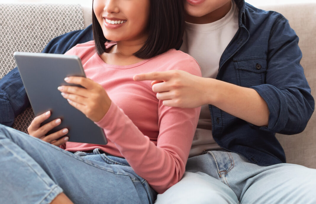 Fidanzati scoprono di essere fratello e sorella