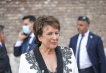 L’ex ministro Bachelot: “Brigitte Macron mi sottopose un progetto a forma di sesso eretto per ricostruire Notre Dame” Bachelot