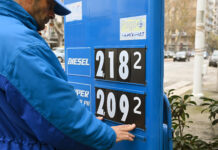 Caro benzina, il futile obbligo di esporre il “prezzo medio” imposto dal governo benzina prezzi governo