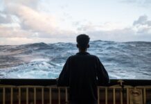 Ocean Viking, l’arrivo ad Ancona: ora le Ong sbarcano in tutta Italia Ong sbarcano in tutta Italia