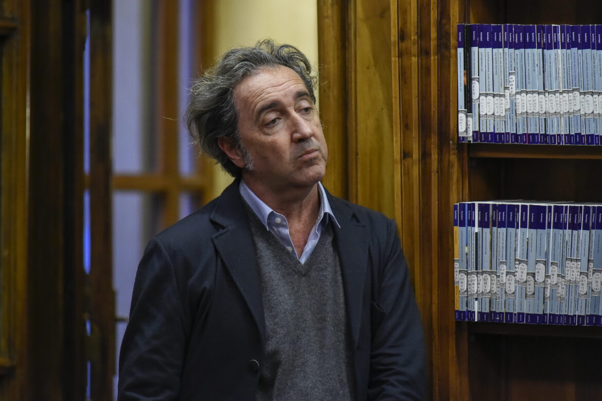 Sorrentino giallo troupe