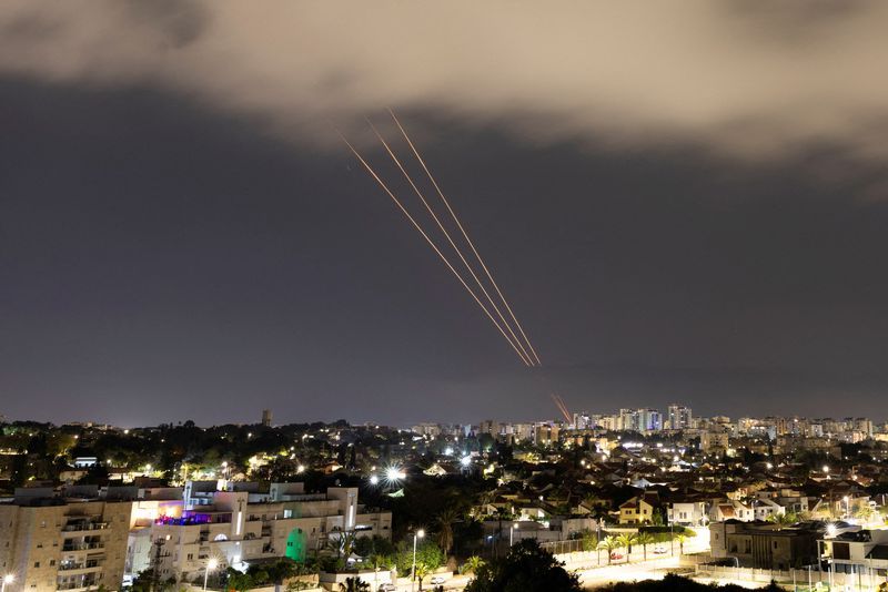 “L’attacco moscio” di Israele all’Iran: ma lo scontro è più di una teoria