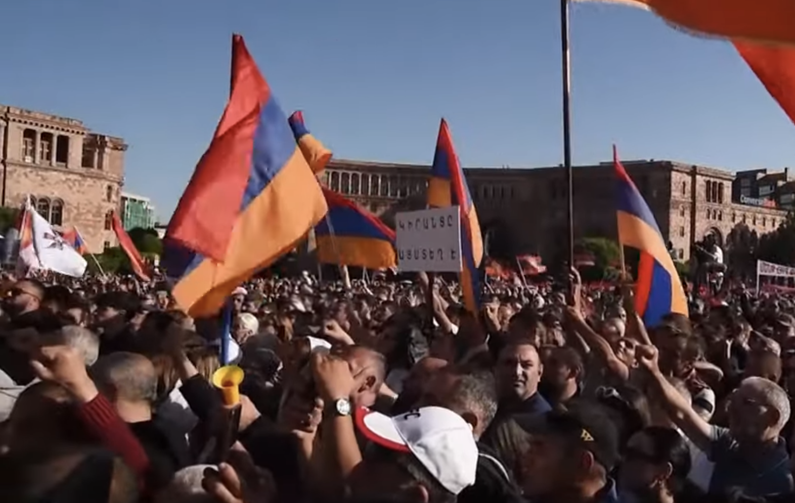 Proteste di piazza in Armenia e Georgia: che succede nel Caucaso?