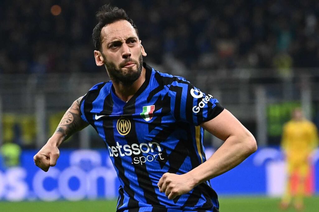 Calciomercato Inter, Galatasaray scatenato: è caccia a Calhanoglu Calciomercato Inter, Galatasaray scatenato: è caccia a Calhanoglu