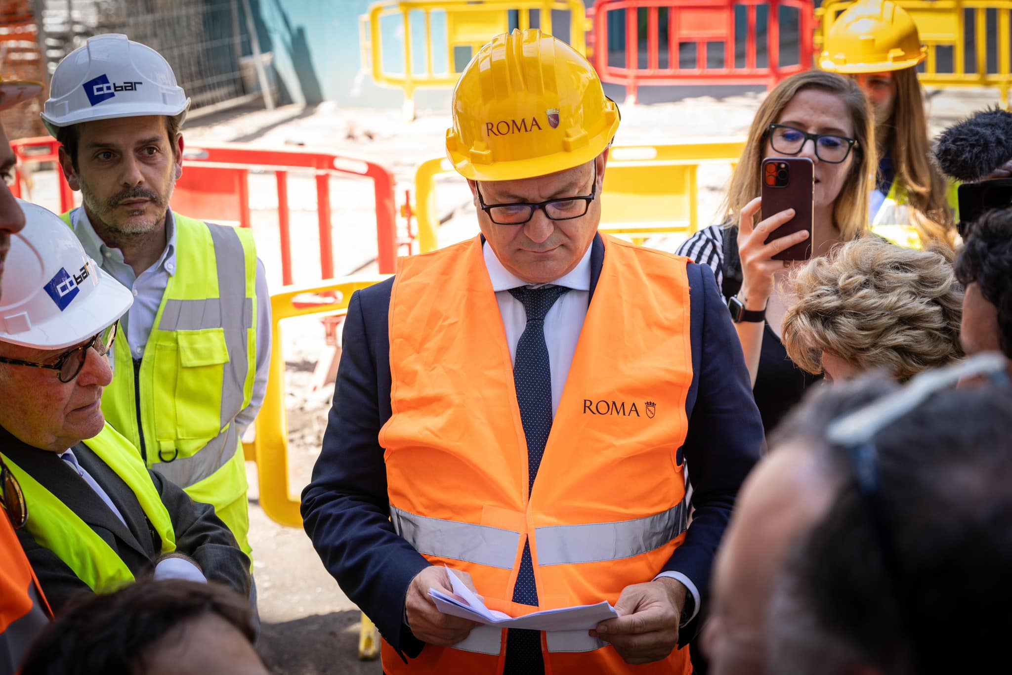 Un migrante a casa tua: parola di Roberto Gualtieri Un migrante a casa tua: parola di Roberto Gualtieri
