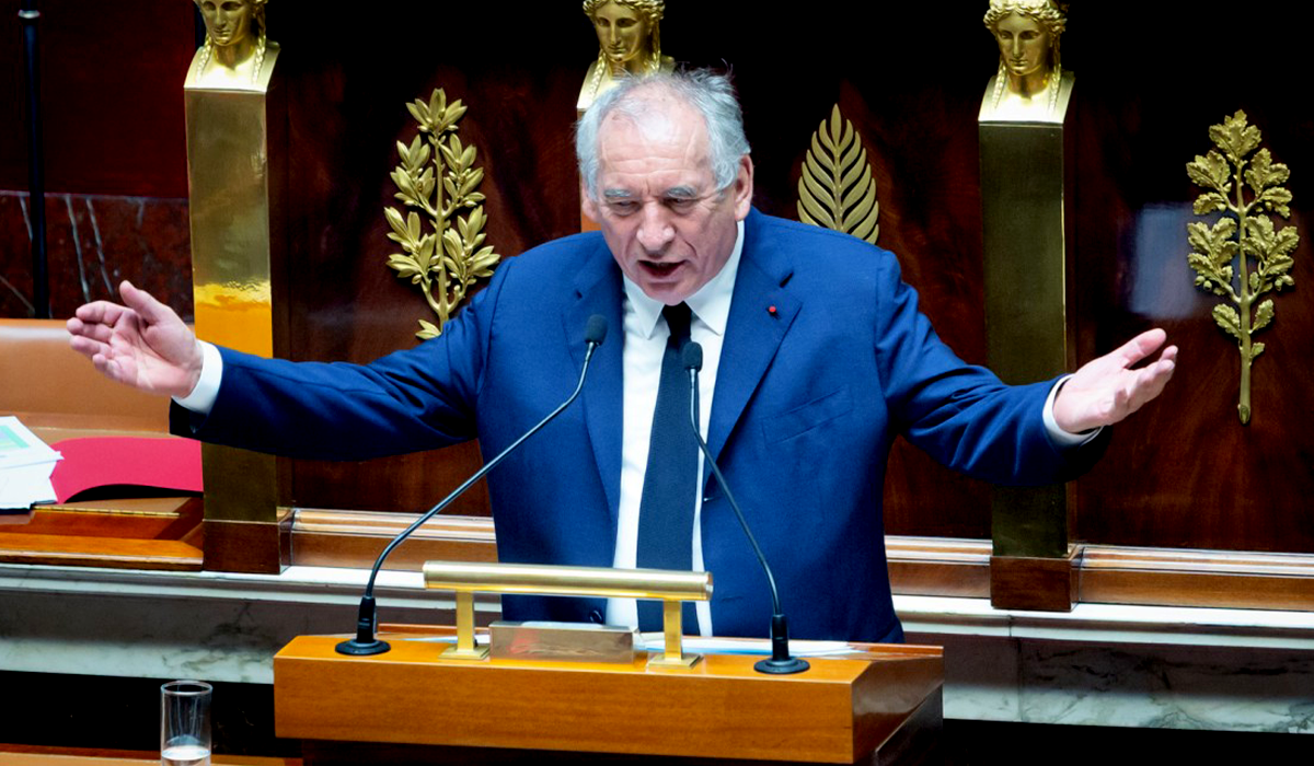 francia bayrou a fine corsa macron ostaggio del caos