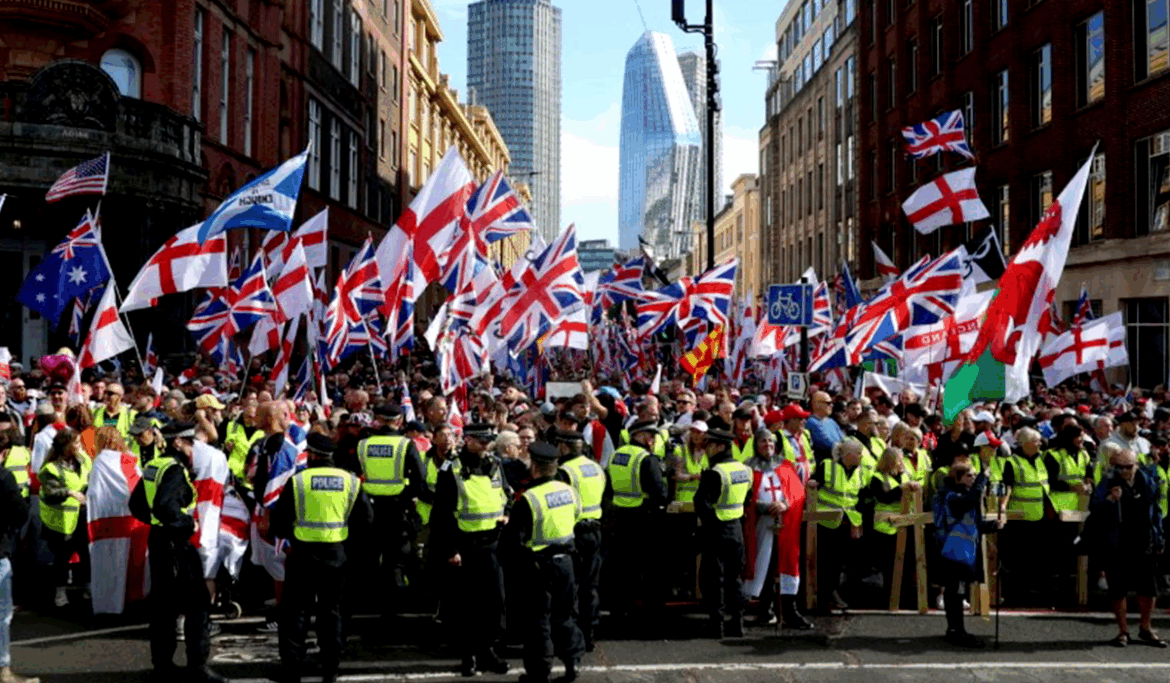 Tommy Robinson marcia Londra 2025