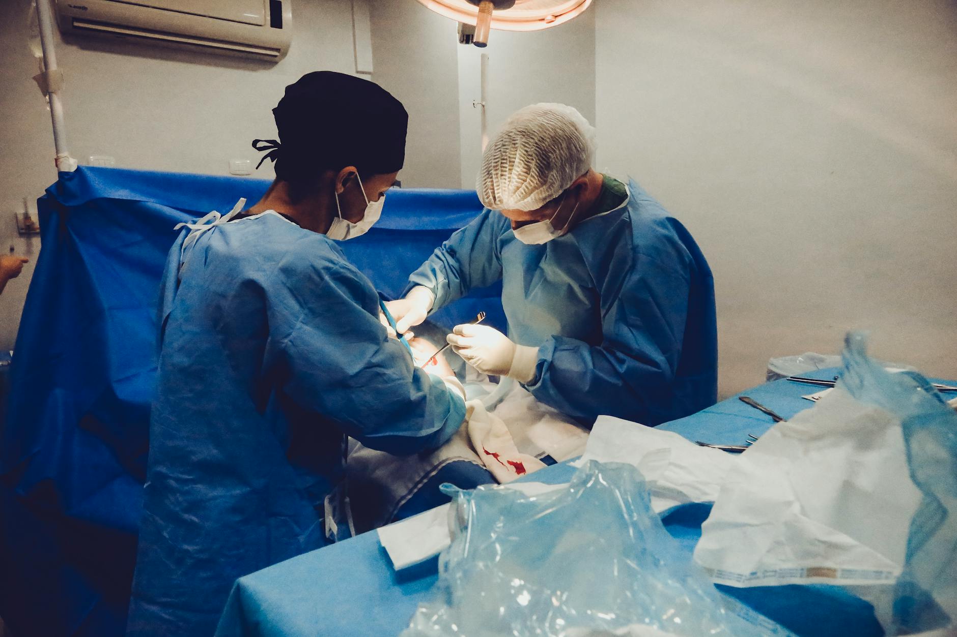 Dermochirurgia: che cos’è, sintomi e trattamento Dermochirurgia: che cos’è, sintomi e trattamento