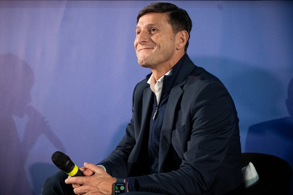 L’Abbraccio Argentino: Quando Zanetti Incontrò Papa Francesco L’Abbraccio Argentino: Quando Zanetti Incontrò Papa Francesco