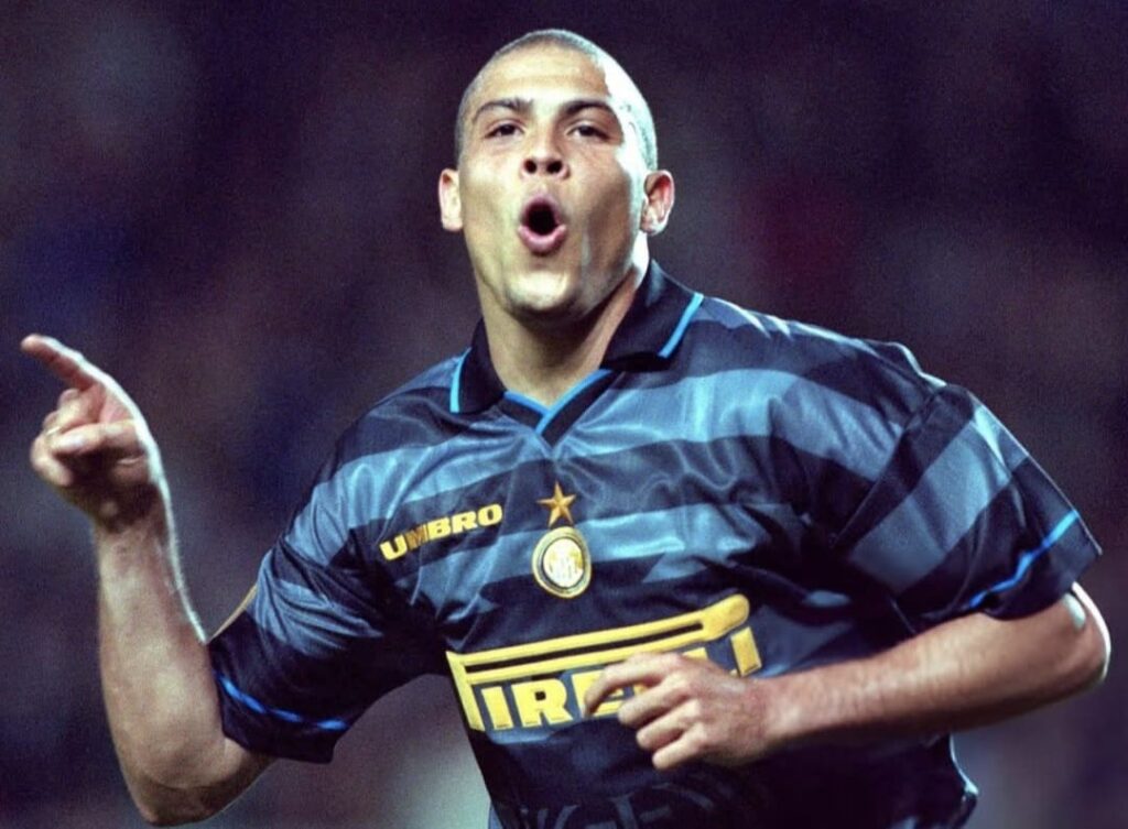 Inter, anteprima 2026/27: torna la terza maglia del Fenomeno