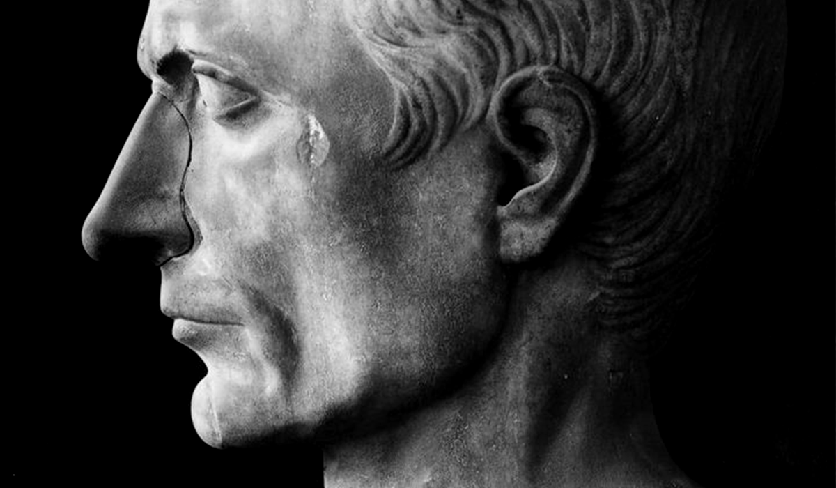 L’omosessualità di Cesare? Una false flag progressista