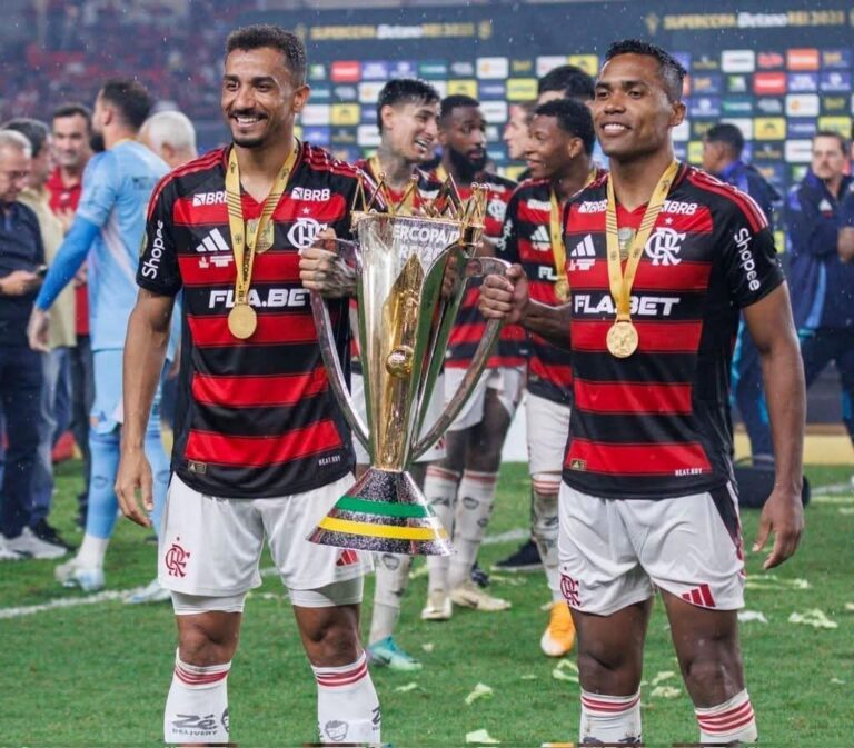 Juventus, Danilo e Alex Sandro eroi della Coppa Libertadores Juventus, Danilo e Alex Sandro eroi della Coppa Libertadores