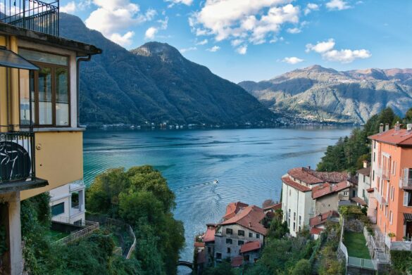 view of ombro como lake